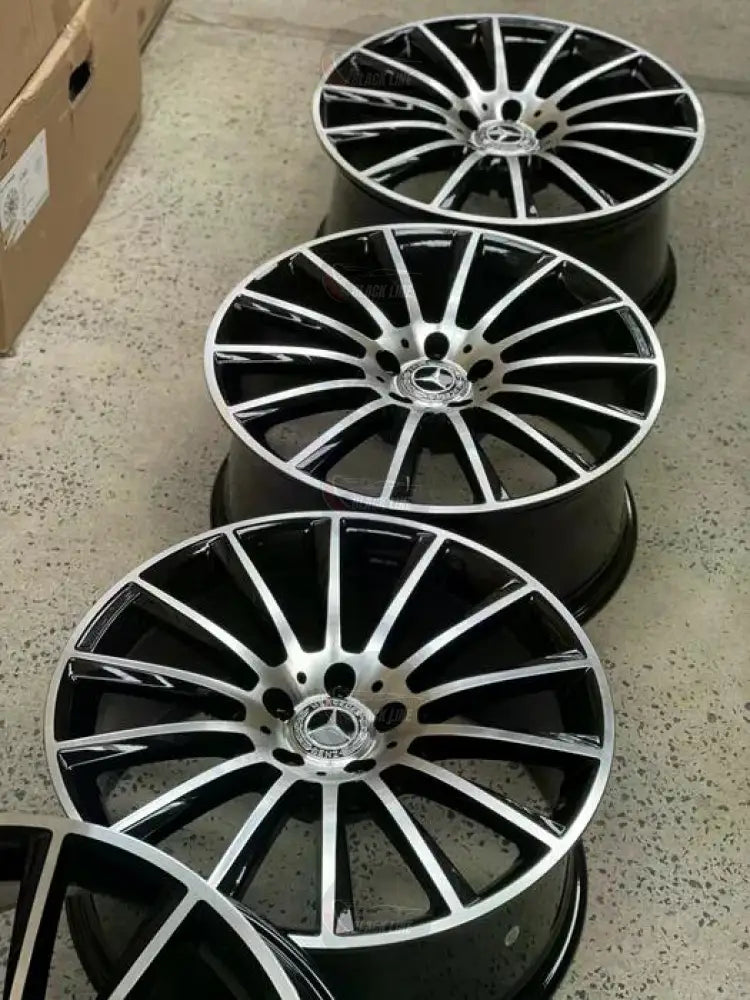 Llantas Deportivas Estilo Mercedes Multirradio Fino – Negro y Plata