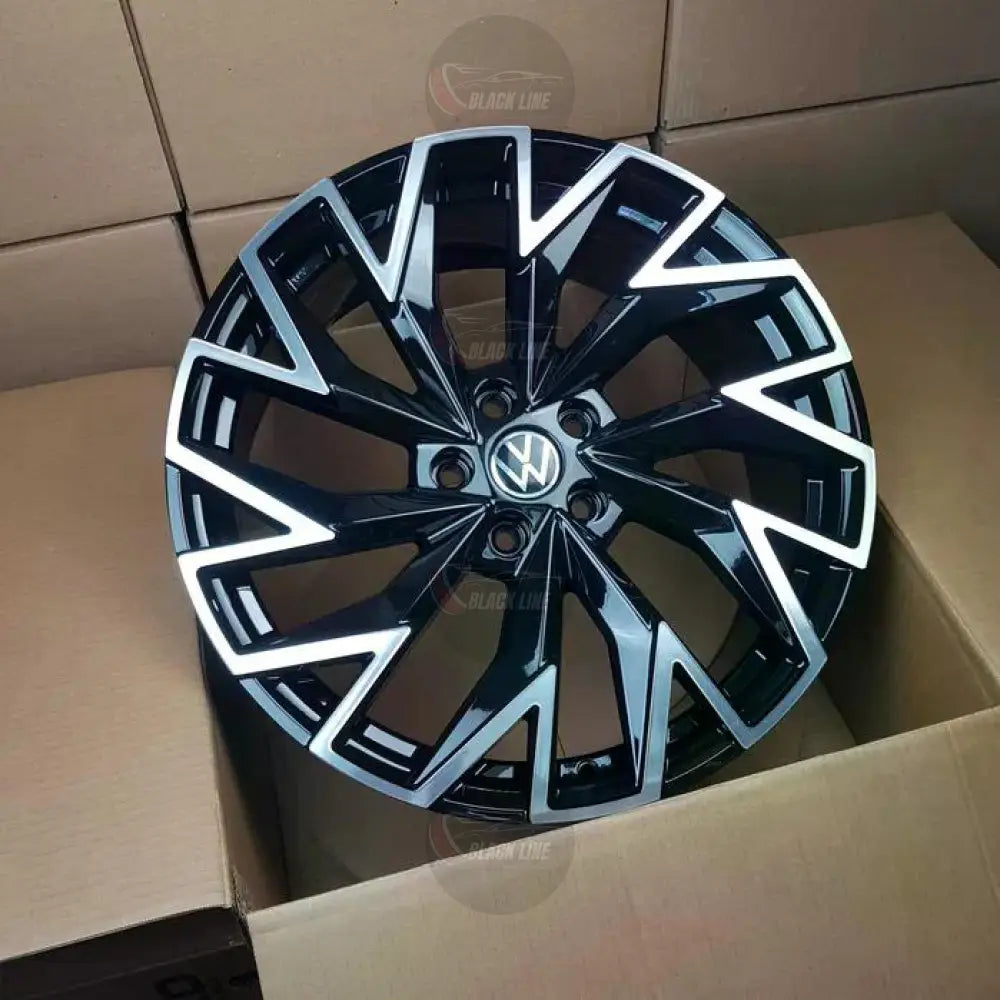 Llantas Deportivas Estilo Volkswagen con Diseño Turbina Angular – Negro y Plata