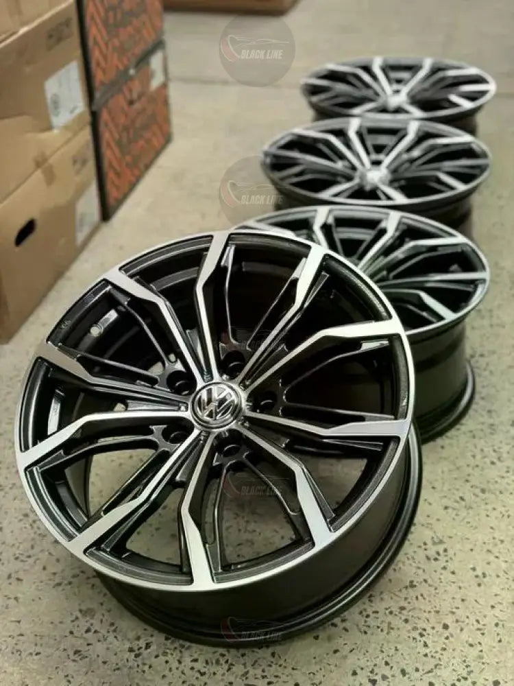 Llantas Deportivas Estilo Volkswagen con Radios En Y – Negro y Plata