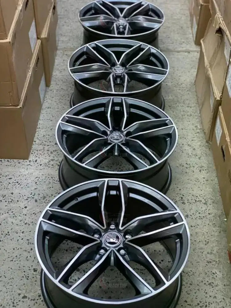 Llantas Deportivas Estilo Volkswagen de Cinco Radios Dobles – Gris Grafito
