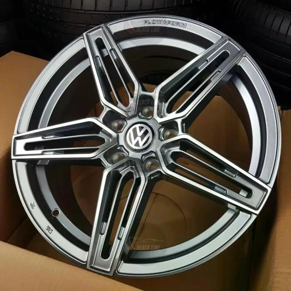 Llantas Deportivas Estilo Volkswagen de Cinco Radios Dobles – Negro y Plata