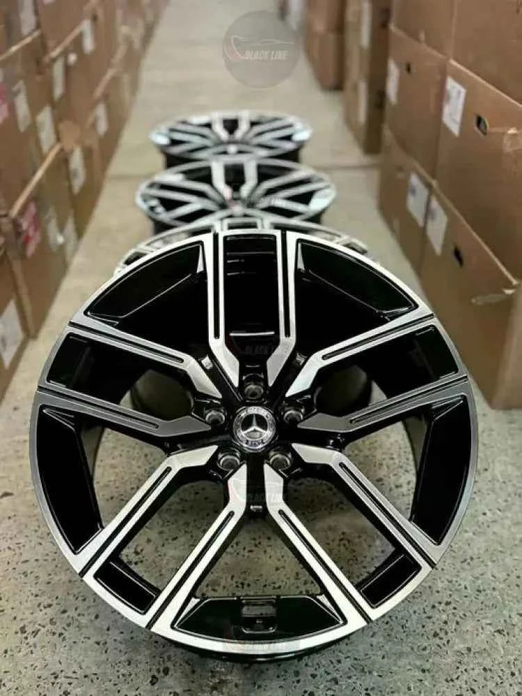 Llantas Deportivas Estilo Volkswagen de Cinco Radios Dobles – Negro y Plata