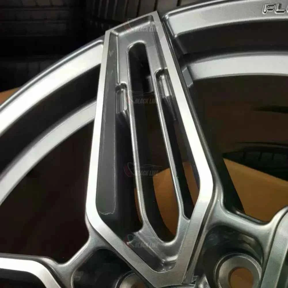Llantas Deportivas Estilo Volkswagen de Cinco Radios Dobles – Negro y Plata