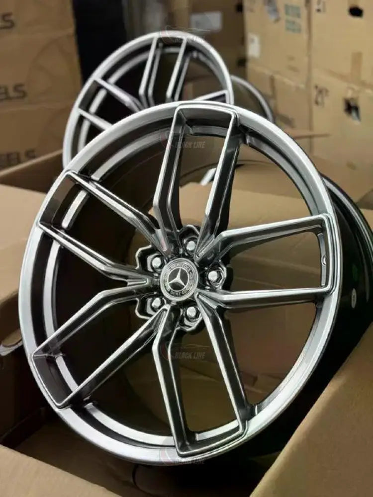 Llantas Deportivas Estilo Volkswagen de Cinco Radios Dobles – Negro y Plata