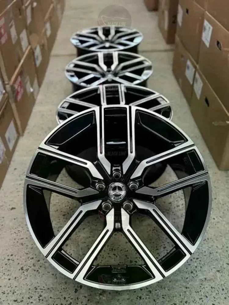 Llantas Deportivas Estilo Volkswagen de Cinco Radios Dobles – Negro y Plata