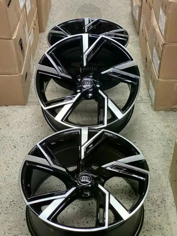 Llantas Deportivas Estilo Volkswagen de Cinco Radios Turbina – Negro y Plata