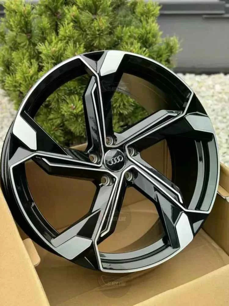 Llantas Deportivas Estilo Volkswagen de Cinco Radios Turbina – Negro y Plata