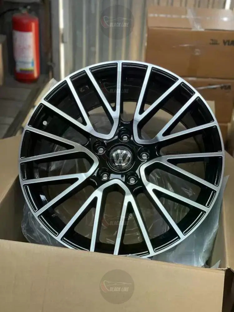 Llantas Deportivas Estilo Volkswagen Multirradio Fino – Negro y Plata