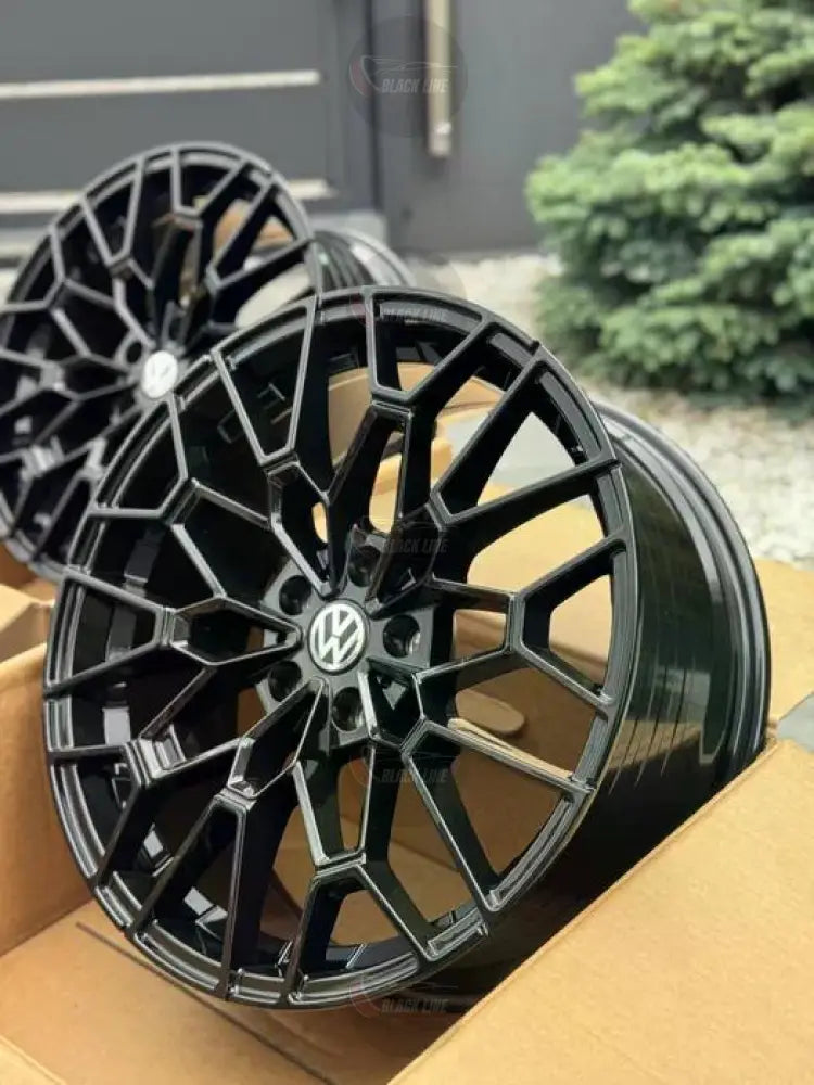 Llantas Deportivas Estilo Volkswagen Multirradio Geométrico – Negro