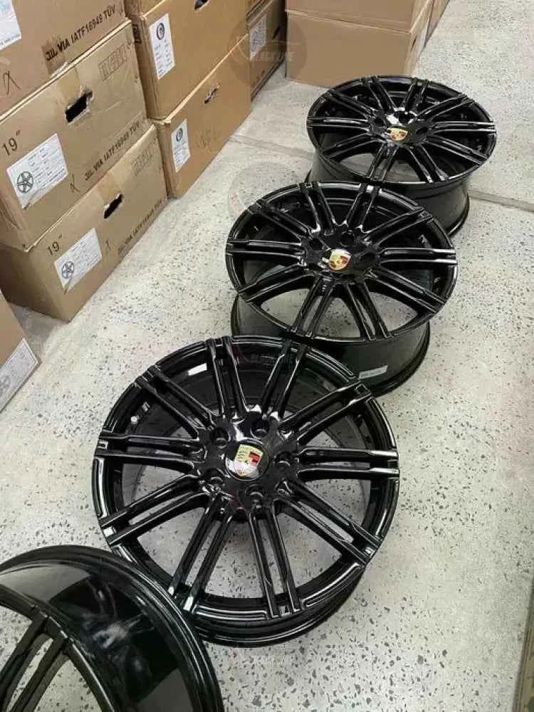 Llantas Deportivas Estilo Volkswagen Multirradio Ramificado – Negro