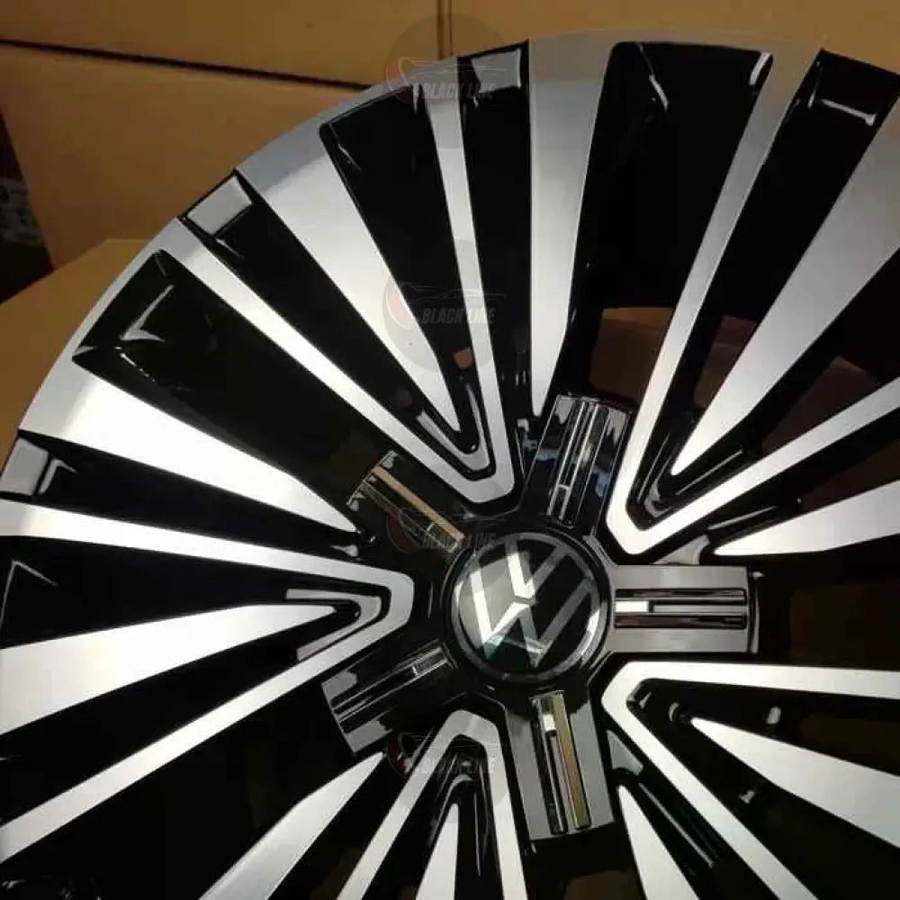 Llantas Estilo Volkswagen Multirradio Bicolor – Diseño Abanico en Plata y Negro Brillo