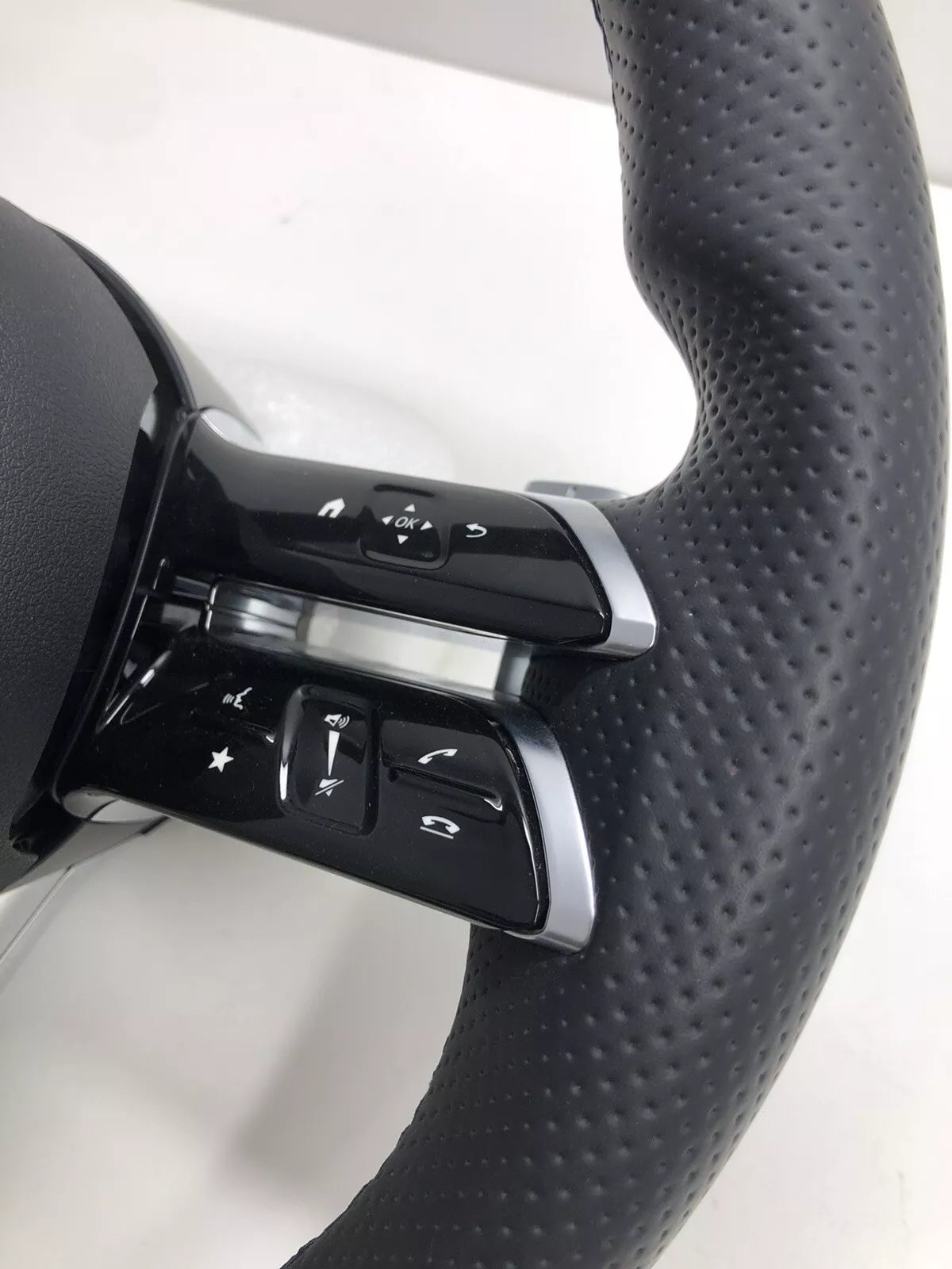 Volante Mercedes-AMG – Cuero Negro