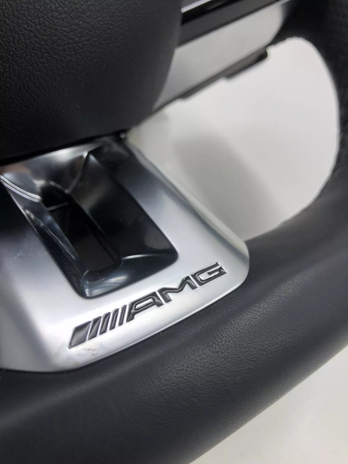 Volante Mercedes-AMG – Cuero Negro