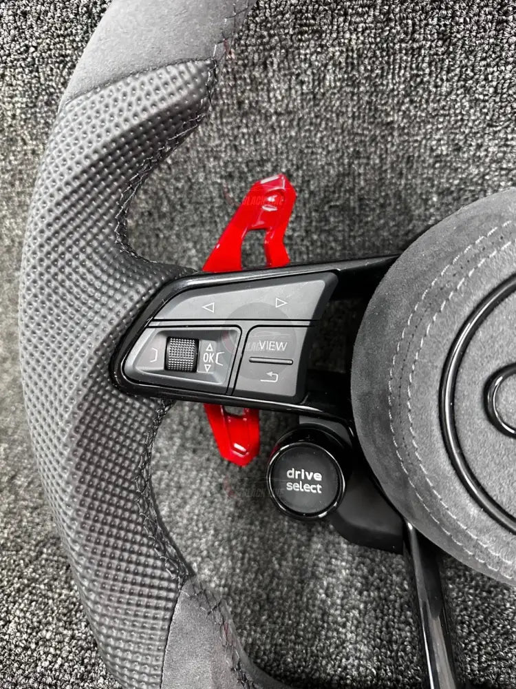 Volante Audi RS deportivo en Alcántara cuero texturizado y levas rojas con airbag incluido