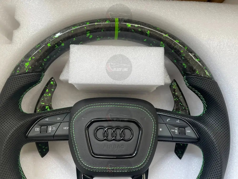 Volante Audi RS Personalizado en Carbono Forjado Verde y Cuero Perforado con Airbag Incluido