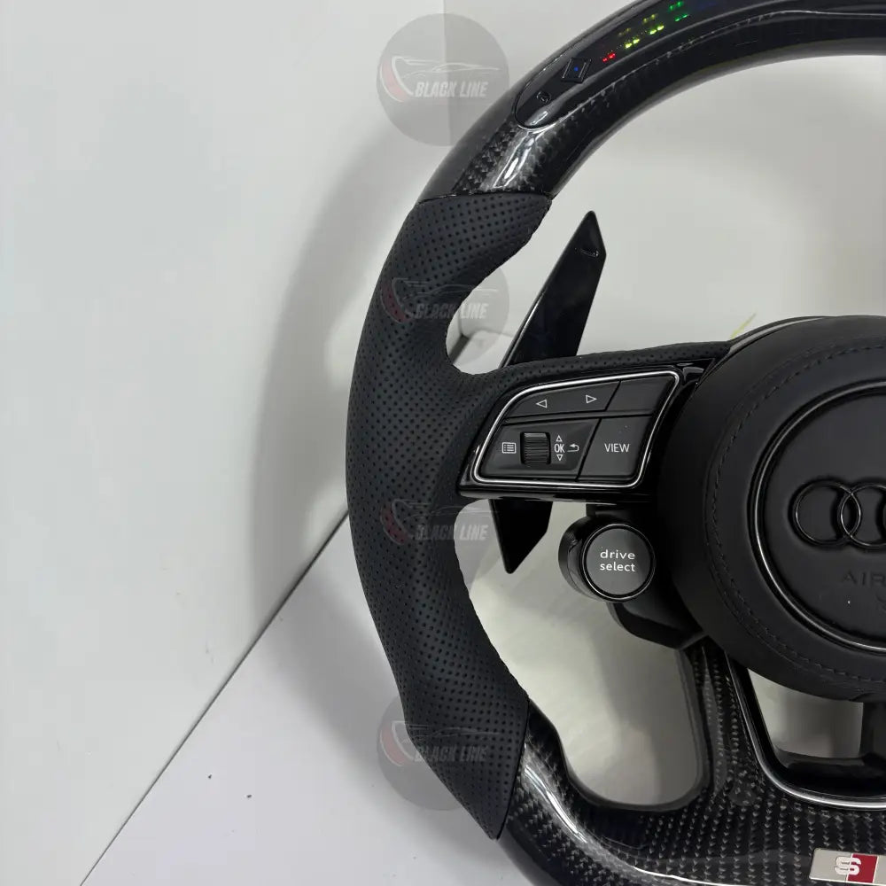 Volante Audi RS Personalizado en Fibra de Carbono Cuero Perforado y Pantalla LED con Airbag Incluido