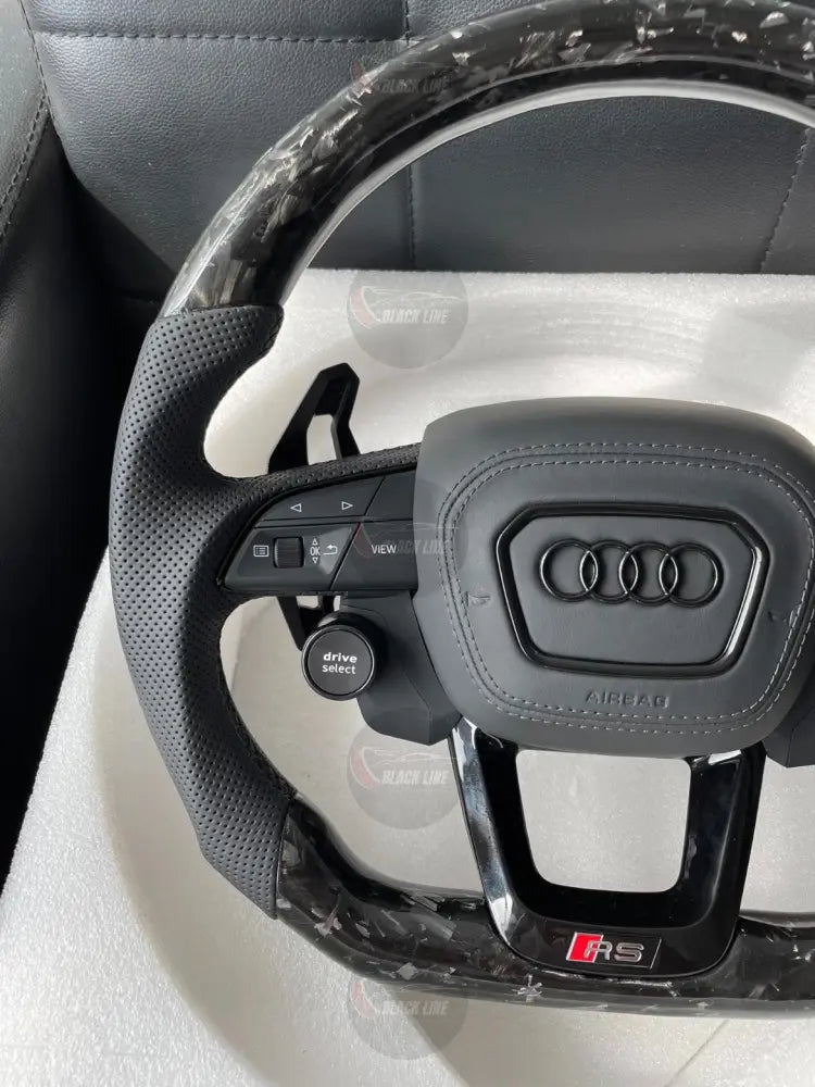 Volante Audi RS en Fibra de Carbono y Cuero Perforado con Levas Multifunción y Controles Drive Select