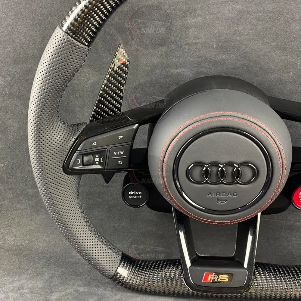 Volante Audi RS Performance en Fibra de Carbono Cuero Perforado Levas y Multifunción