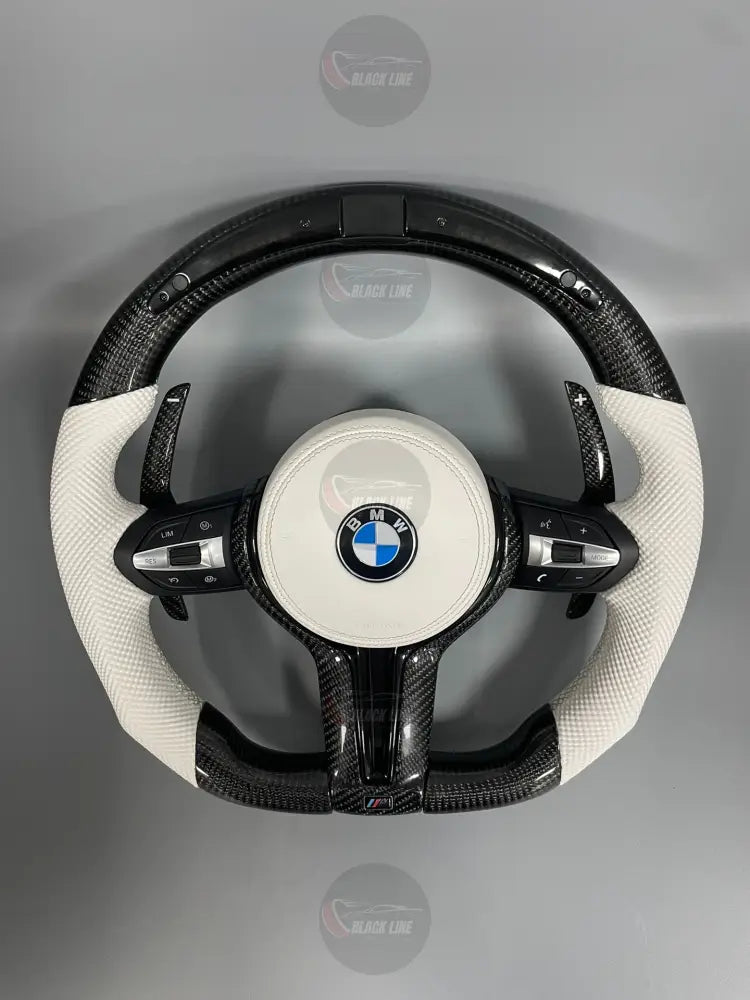 Volante BMW M Deportivo en Fibra de Carbono y Cuero Blanco Perforado | Display LED Levas de Carbono Botones M1/M2