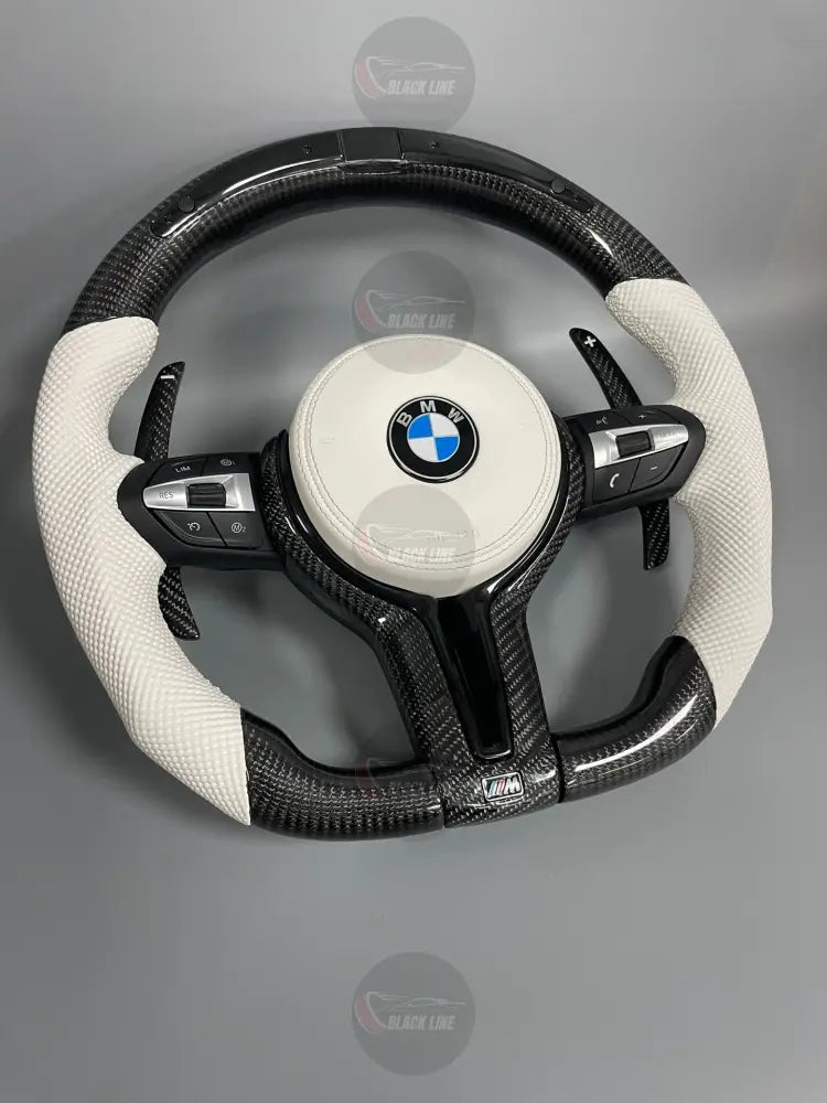 Volante BMW M Deportivo en Fibra de Carbono y Cuero Blanco Perforado | Display LED Levas de Carbono Botones M1/M2