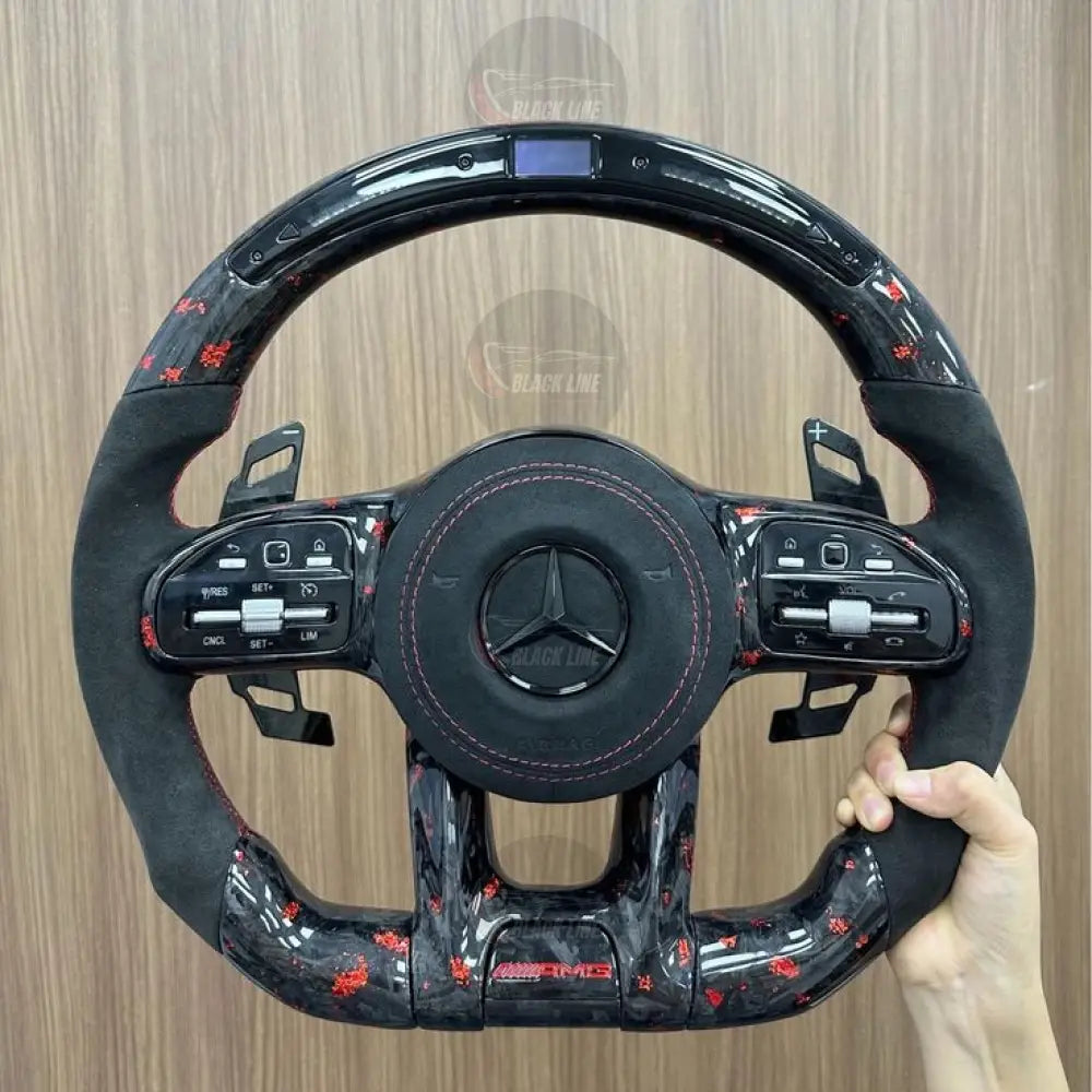Volante Mercedes-AMG de Carbono Forjado Rojo Alcantara y Pantalla LED