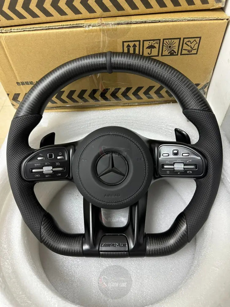 Volante Mercedes-AMG Deportivo en Fibra de Carbono y Cuero Perforado | Levas Mandos Multifunción Airbag y Diseño AMG