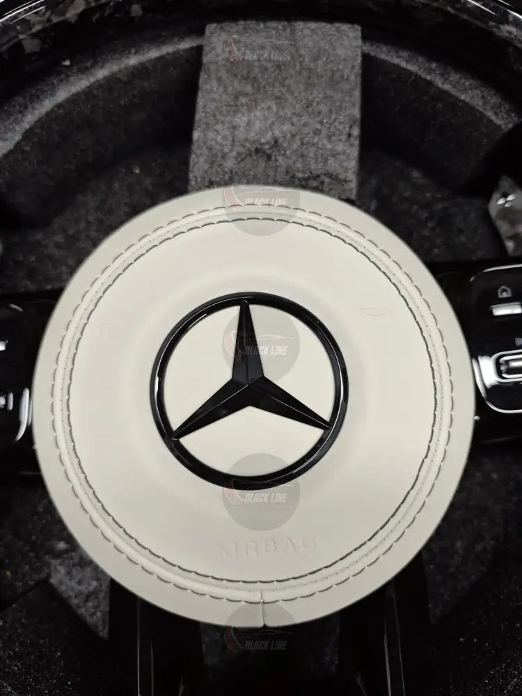 Volante Mercedes-AMG Performance Blanco | Cuero Perforado Carbono y Display LED