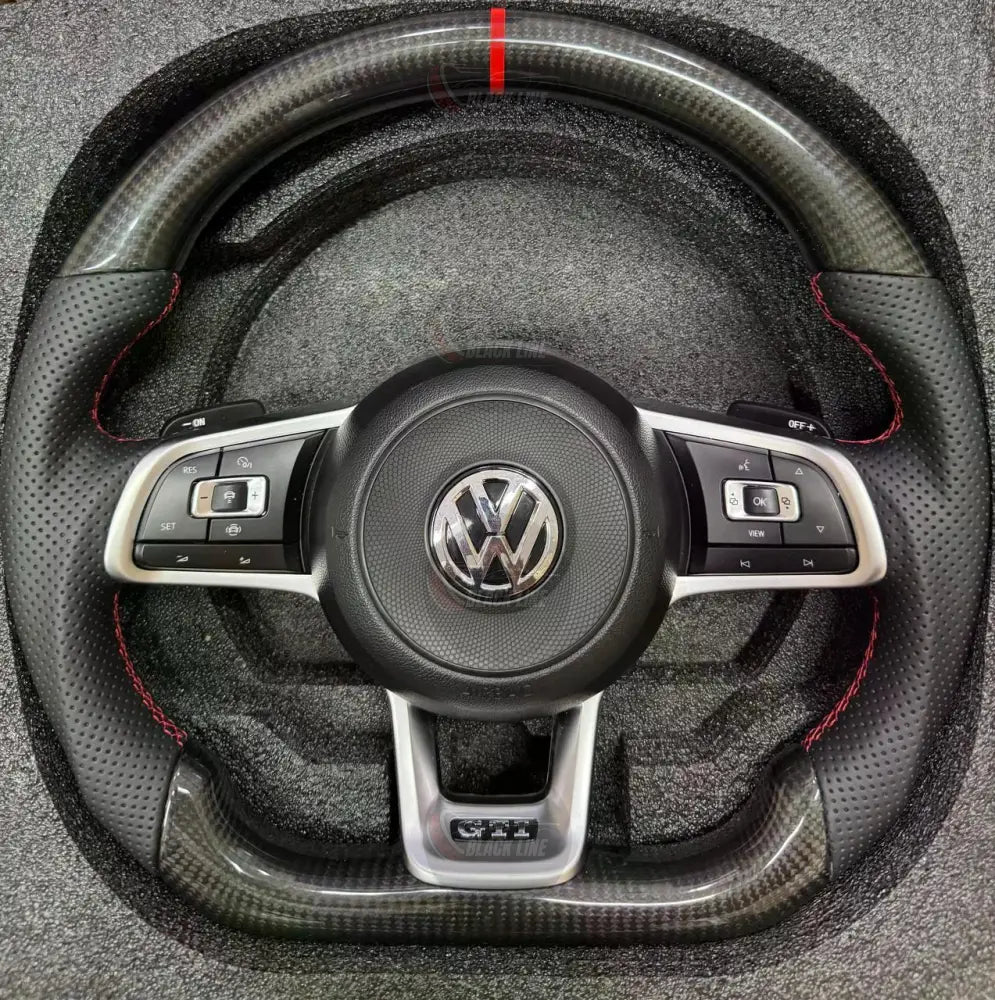 Volante Volkswagen Golf GTI en Fibra de Carbono y Cuero Perforado con Levas Multifunción y Costuras Rojas
