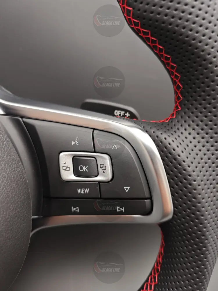 Volante Volkswagen GTI en Fibra de Carbono y Cuero Perforado con Levas Multifunción y Costuras Rojas