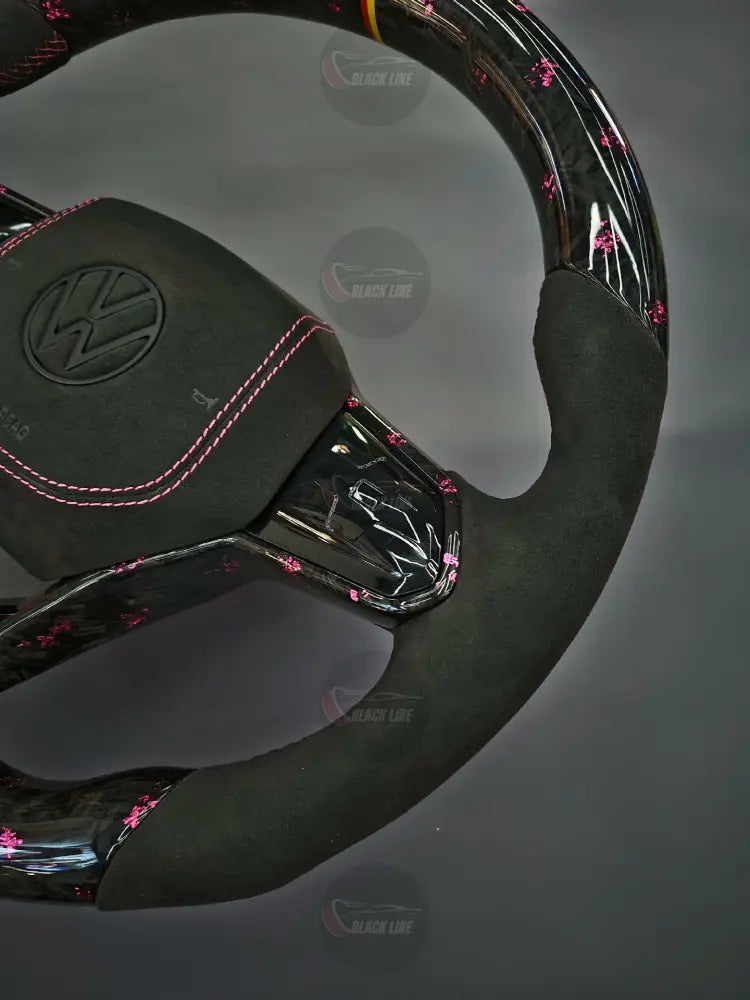 Volante Volkswagen R Deportivo en Carbono Forjado con Detalles Rosas y Alcántara Negra | Mandos Táctiles Fondo Plano y