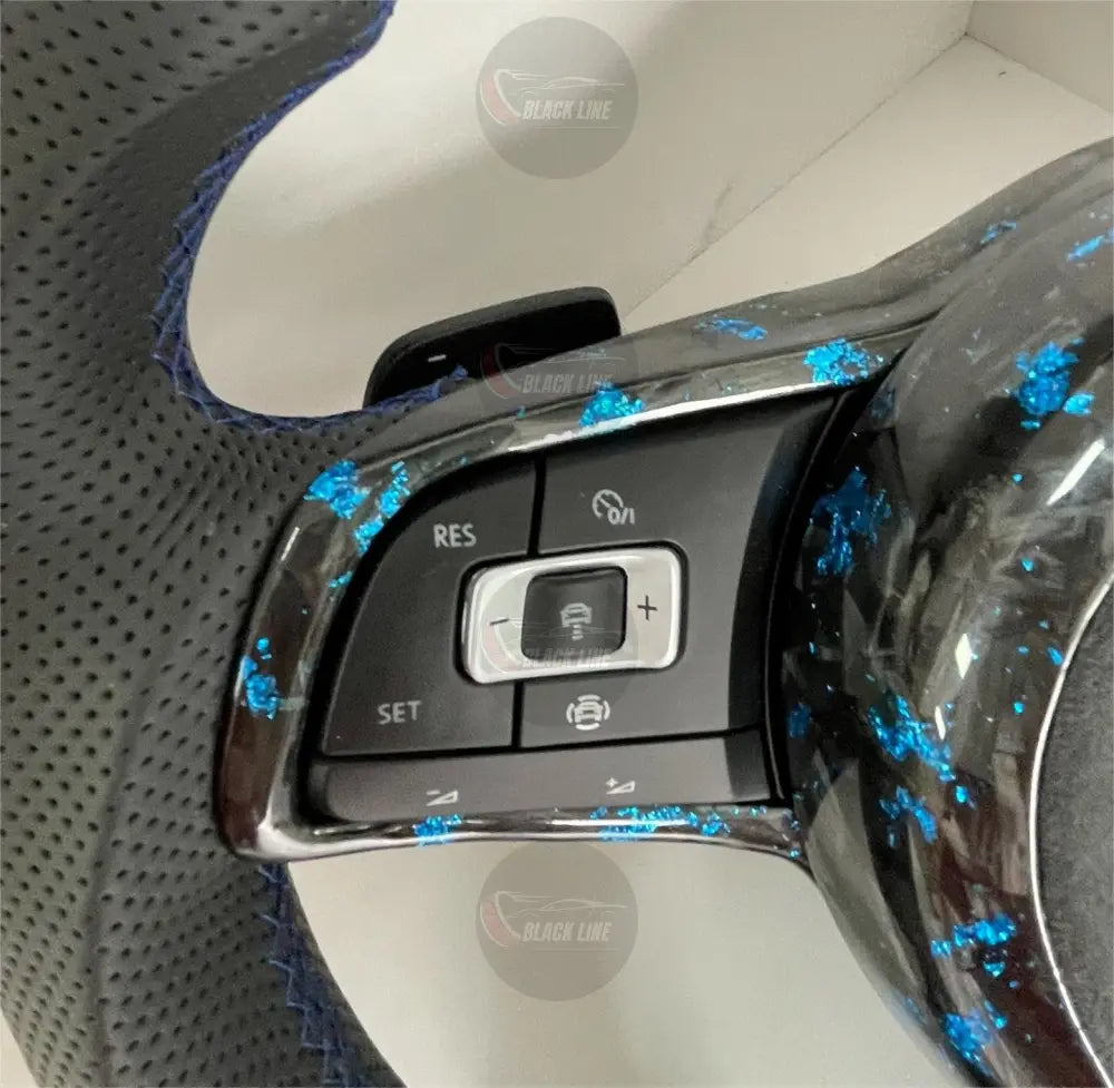 Volante Volkswagen R Deportivo en Fibra de Carbono Forjado con Detalles Azules y Cuero Perforado | Display LED Levas