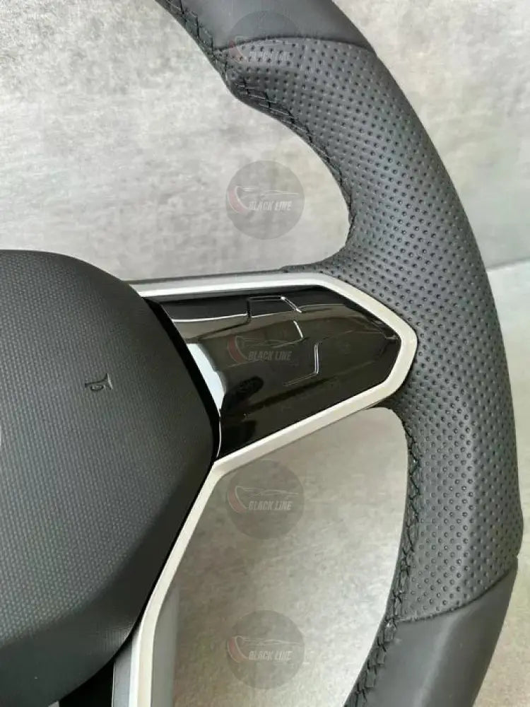 Volante Volkswagen R-Line en Cuero Negro Perforado con Multifunción Detalles R y Acabado Negro Brillante